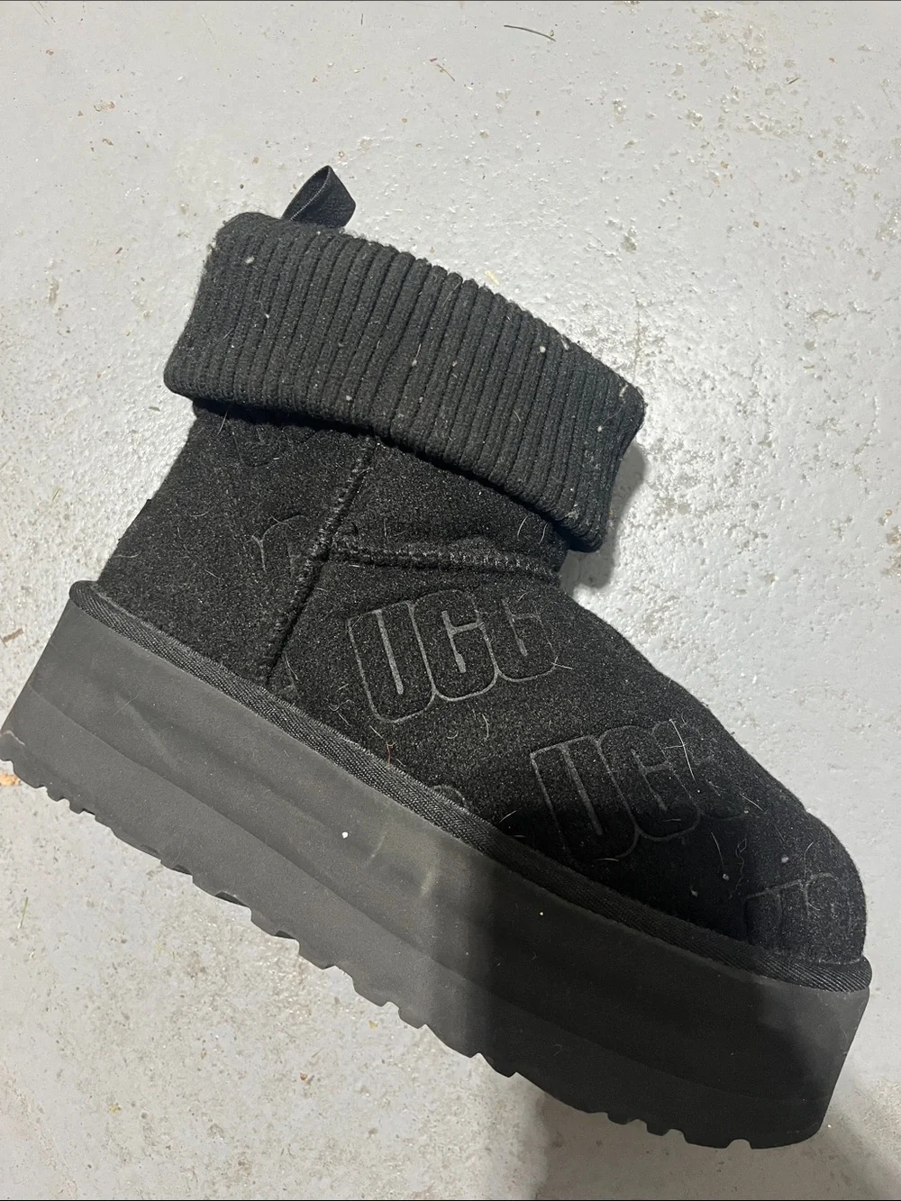 UGG 8 Black Logo Platform Cuff Boot - Picture 2 of 4